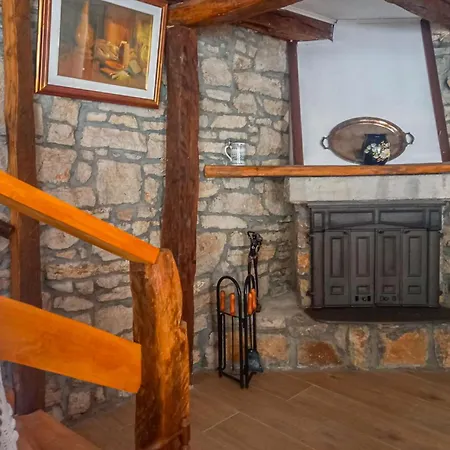 Rustical By Interhome 펜션 Jurdani